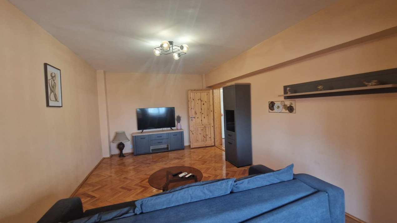 Apartament 3 camere, decomandat, 100mp, Calea Severinului zona Hotel Grim