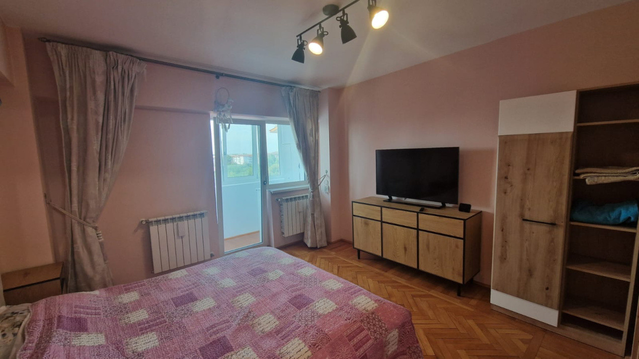 Apartament 3 camere, decomandat, 100mp, Calea Severinului zona Hotel Grim