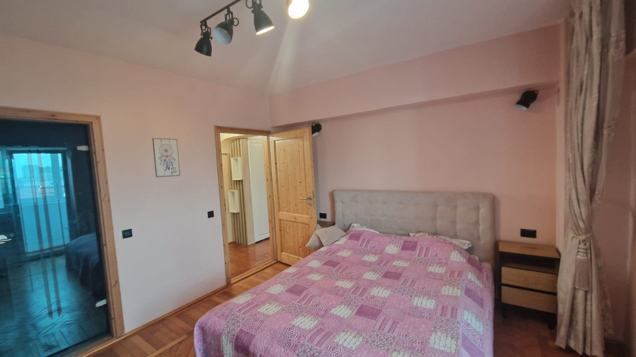 Apartament 3 camere, decomandat, 100mp, Calea Severinului zona Hotel Grim