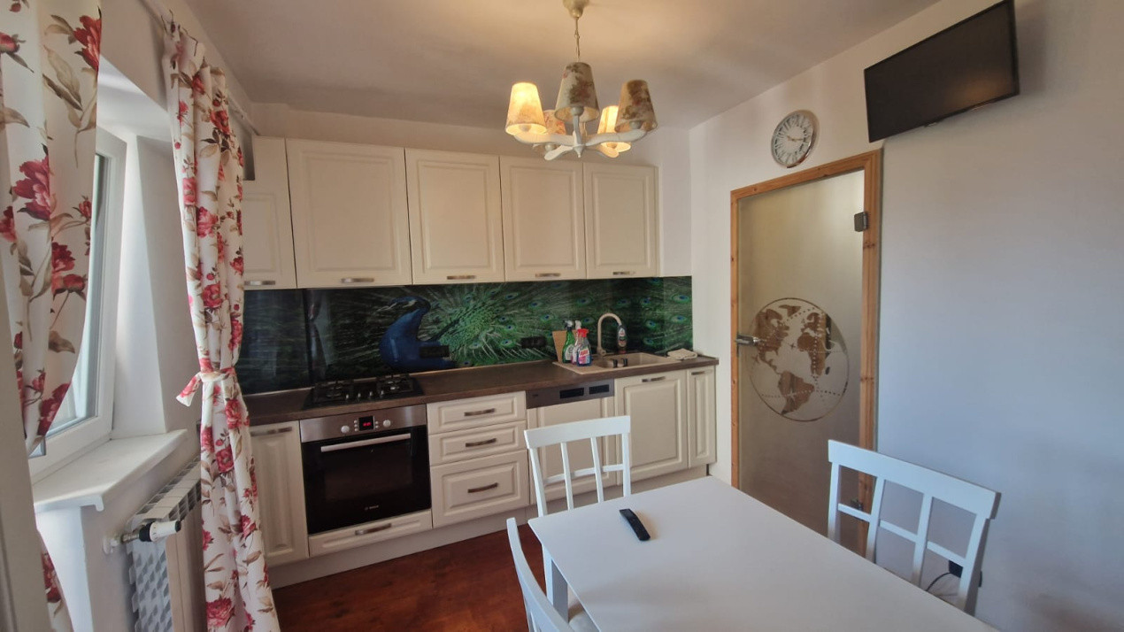 Apartament 3 camere, decomandat, 100mp, Calea Severinului zona Hotel Grim