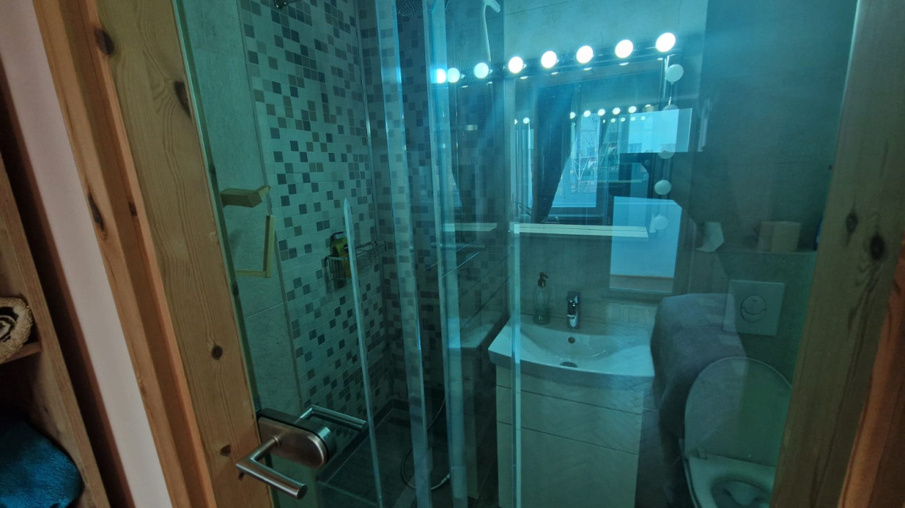 Apartament 3 camere, decomandat, 100mp, Calea Severinului zona Hotel Grim
