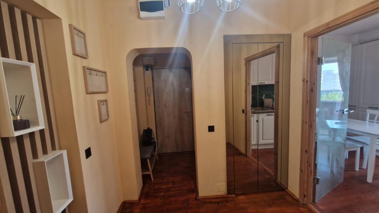 Apartament 3 camere, decomandat, 100mp, Calea Severinului zona Hotel Grim