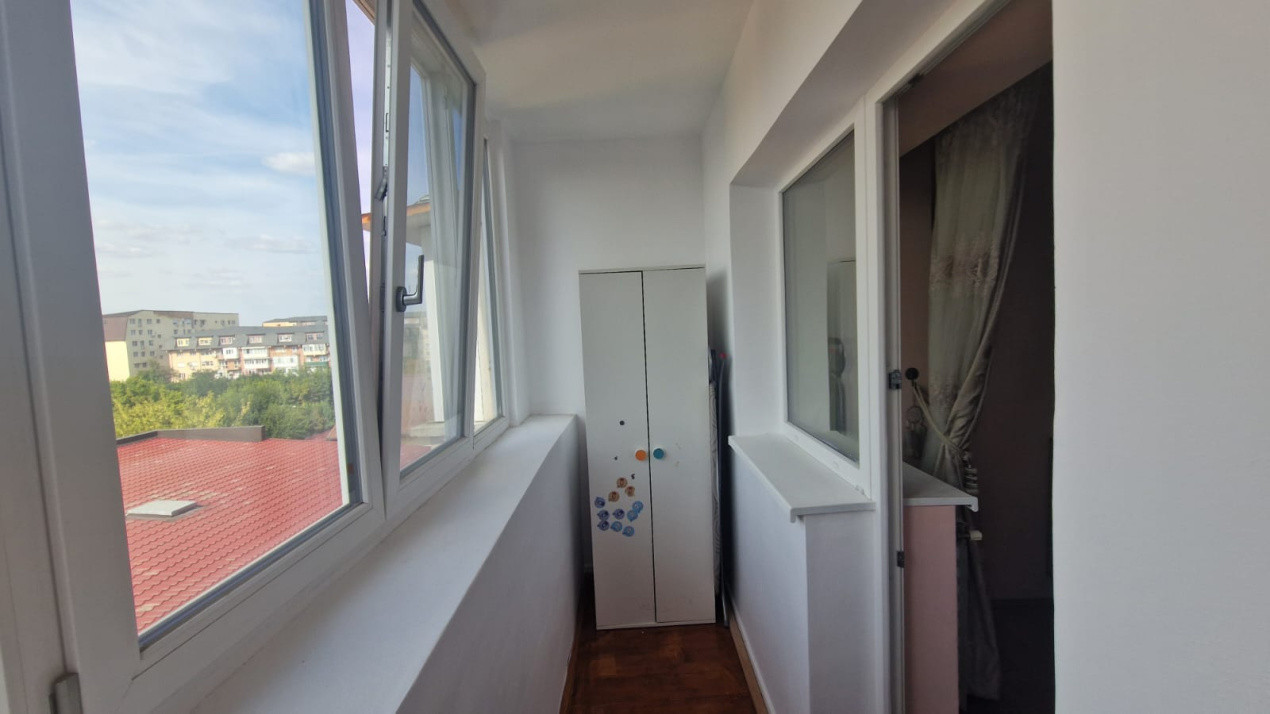 Apartament 3 camere, decomandat, 100mp, Calea Severinului zona Hotel Grim