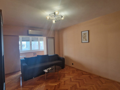 Apartament 3 camere, decomandat, 100mp, Calea Severinului zona Hotel Grim