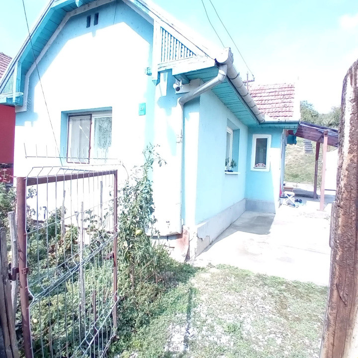 EXCLUSIVITATE! 2 case la pret de una, cu teren mare la 14 km de Cluj!