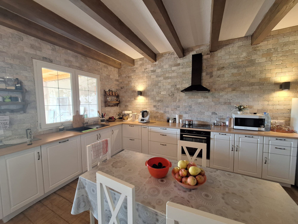 De vânzare casă mobilată, 130 mp.+1600 mp. curte, Mihai Viteazu