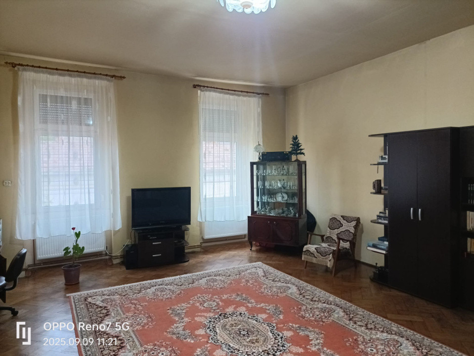 Casă de vânzare în Reghin zona centrală.