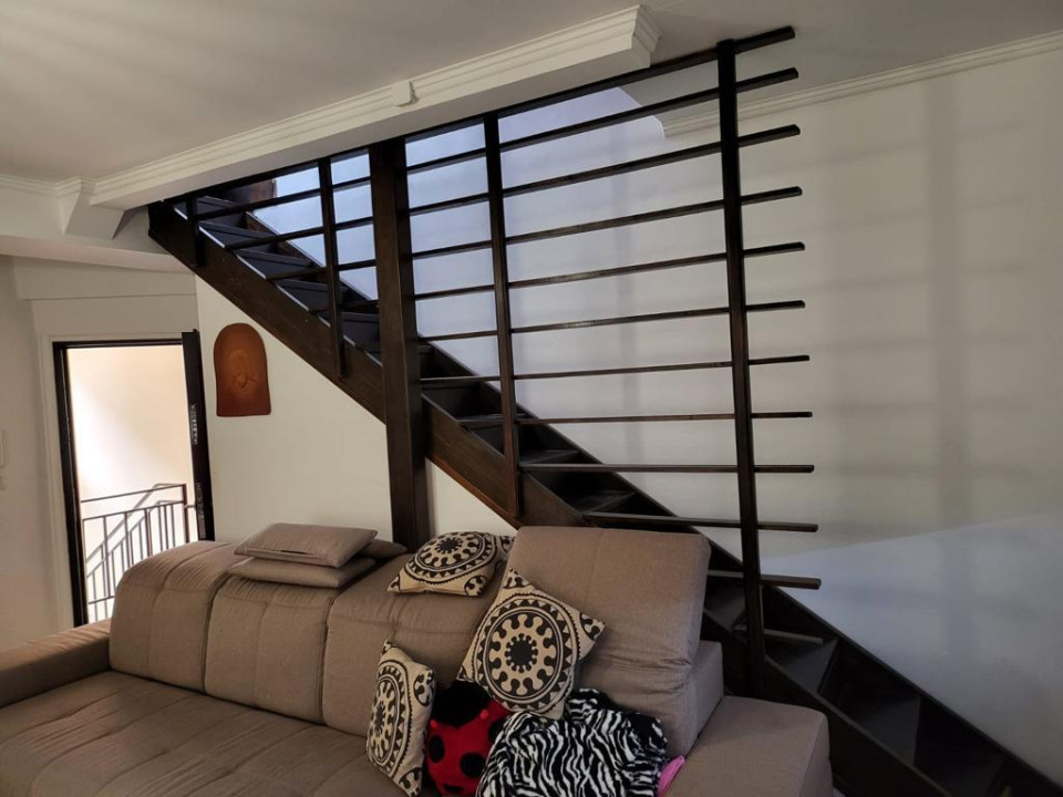 De închiriat - Apartament 4 camere cu curte comună, Floresti, 90 mp.