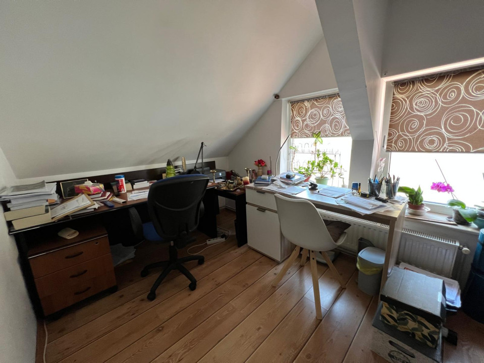 De închiriat - Apartament 4 camere cu curte comună, Floresti, 90 mp.