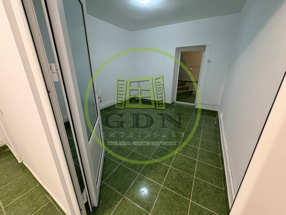 Spatiu comercial, 100 mp utili, demisol, Cartier Rovine