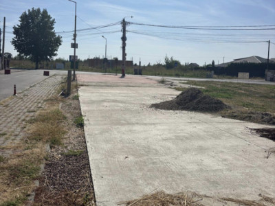 Teren intravilan cu potential de activitate comerciala ,Comuna Vanatori 740 mp 
