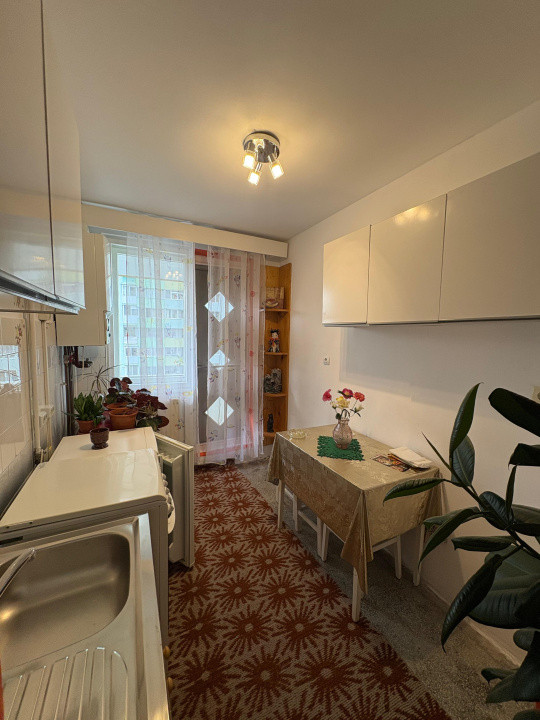 Apartament de închiriat 3 camere | 57 mp+8 mp balcon | Mihai Viteazu 
