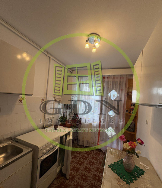 Apartament de închiriat 3 camere | 57 mp+8 mp balcon | Mihai Viteazu 