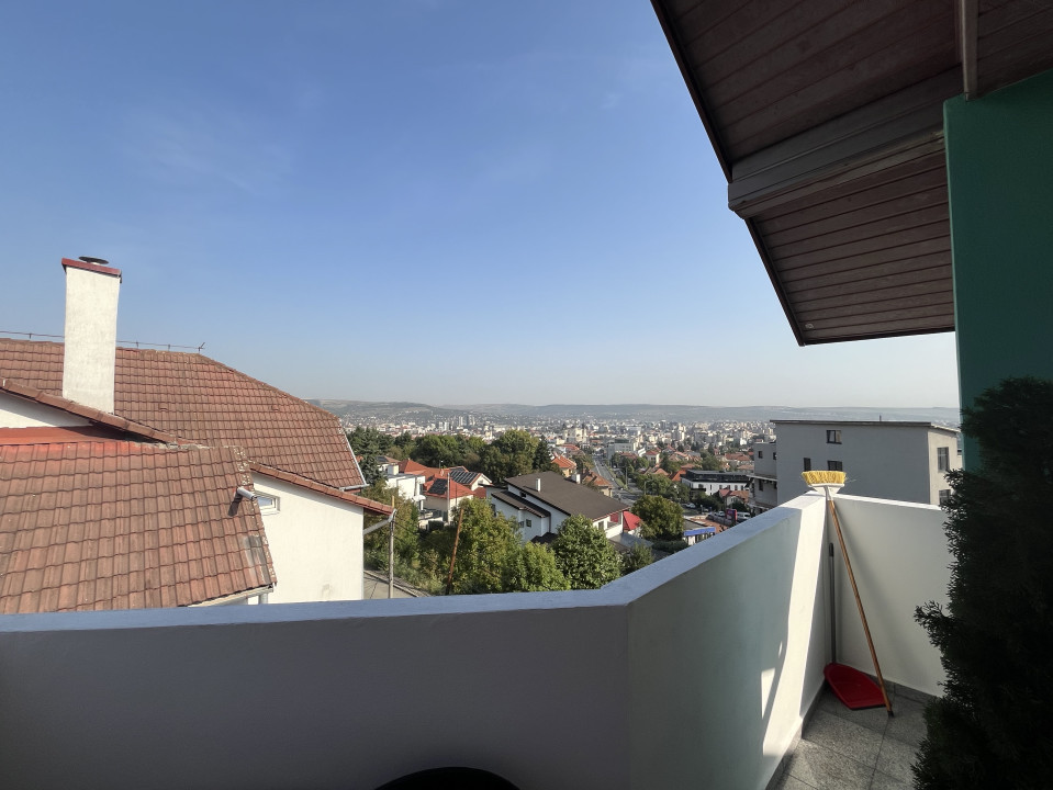 Apartament in vila cu panorama ,central