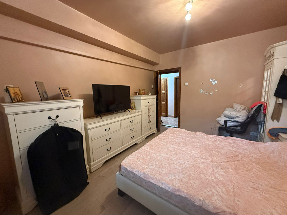 Apartament 3 camere, decomandat, 70 mp, Calea Bucuresti, Zona Teatru Colibri