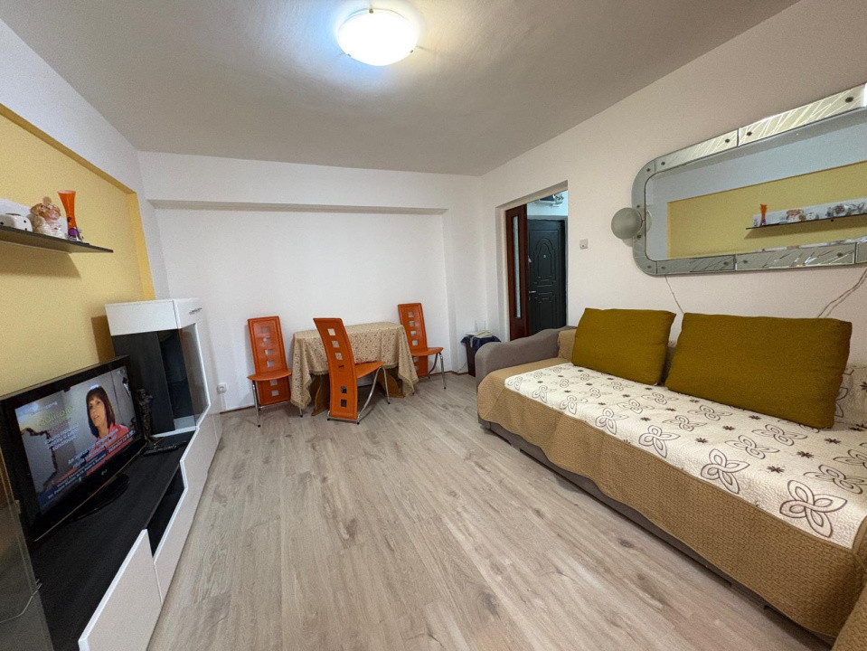 Apartament, 3 camere, decomandat, 78 mp, Calea Bucuresti, Zona Pasajului 