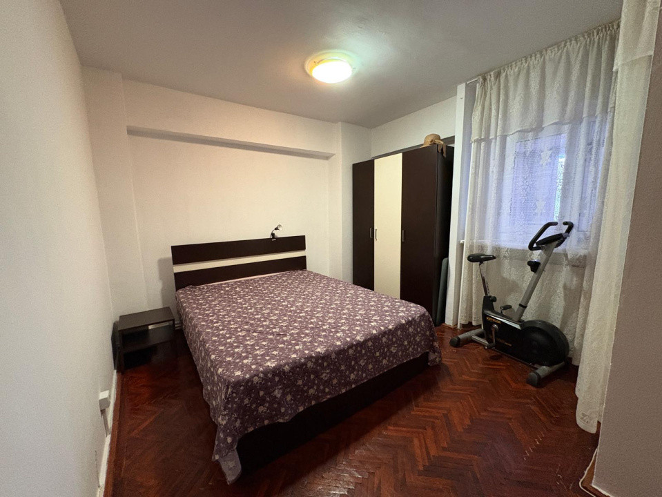Apartament, 3 camere, decomandat, 78 mp, Calea Bucuresti, Zona Pasajului 