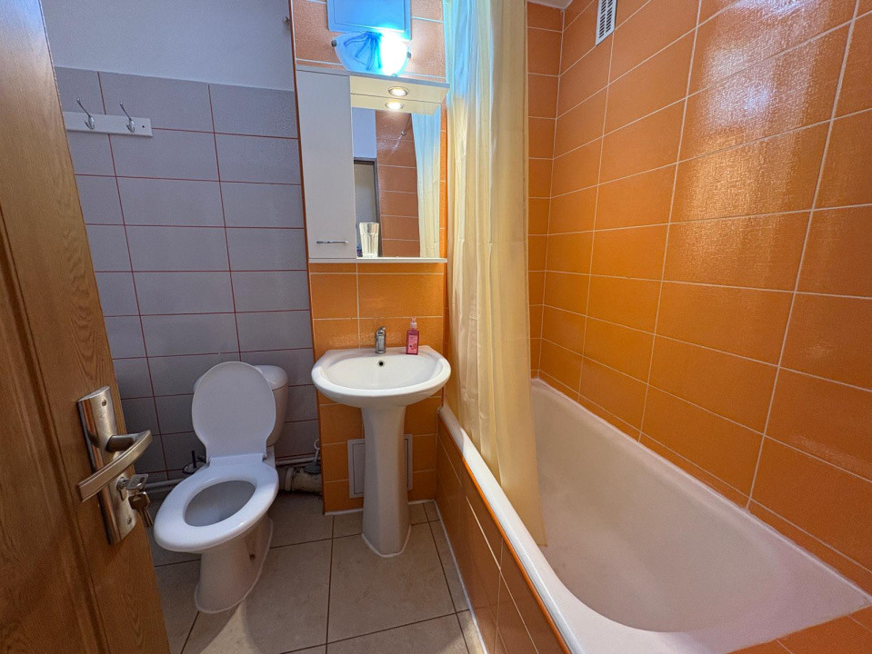 Apartament, 3 camere, decomandat, 78 mp, Calea Bucuresti, Zona Pasajului 