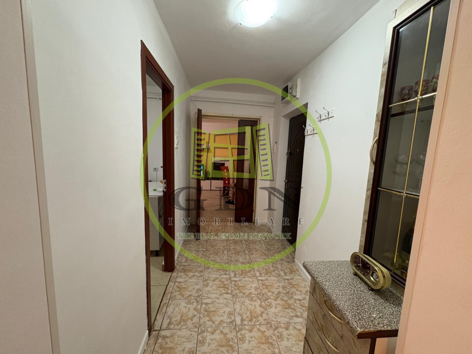 Apartament, 3 camere, decomandat, 78 mp, Calea Bucuresti, Zona Pasajului 