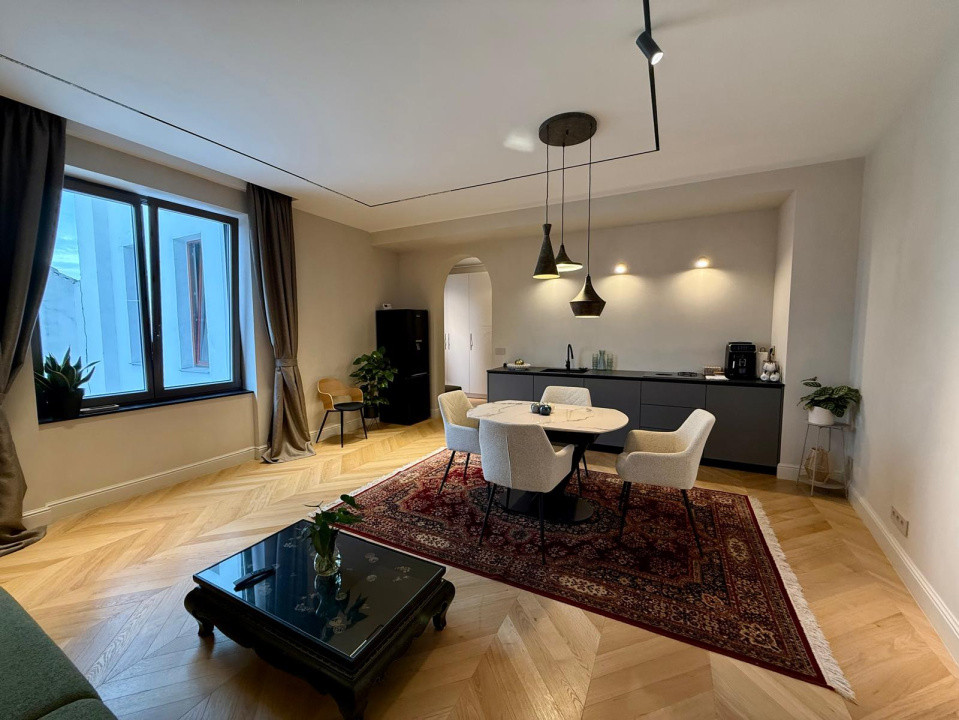 Apartament 3 camere, lux lângă Piața Unirii