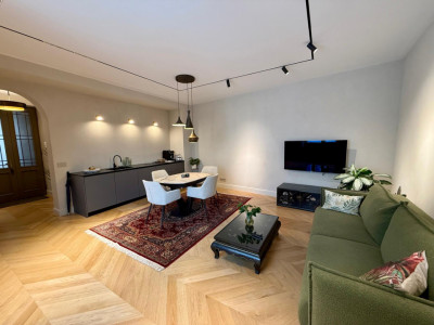 Apartament 3 camere, lux lângă Piața Unirii