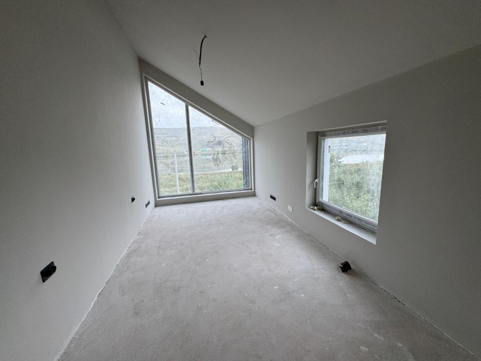Oportunitate! Casă cu etaj, finisată, 180 mp., Câmpenești, 185000 Eur