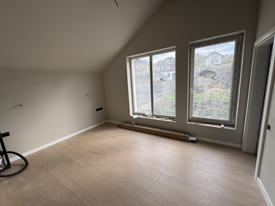 Casă cu etaj, cu CF, finisată, 180 mp., Câmpenești, 209000 Eur