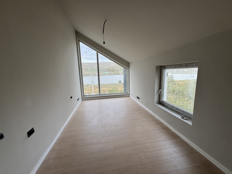 Casă cu etaj, cu CF, finisată, 180 mp., Câmpenești, 209000 Eur