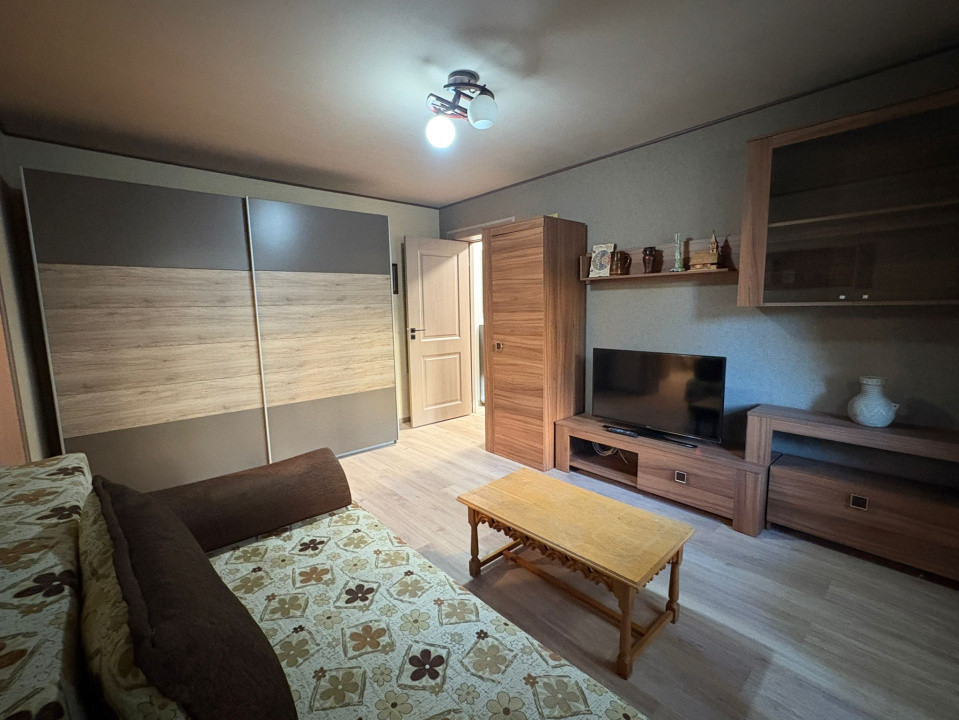 Apartament doua camere semidecomandaT, etajul 1, Brazda zona Liceul CFR