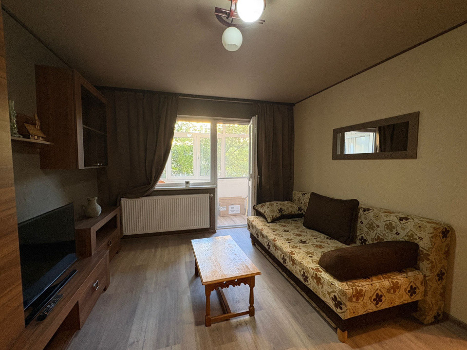 Apartament doua camere semidecomandaT, etajul 1, Brazda zona Liceul CFR
