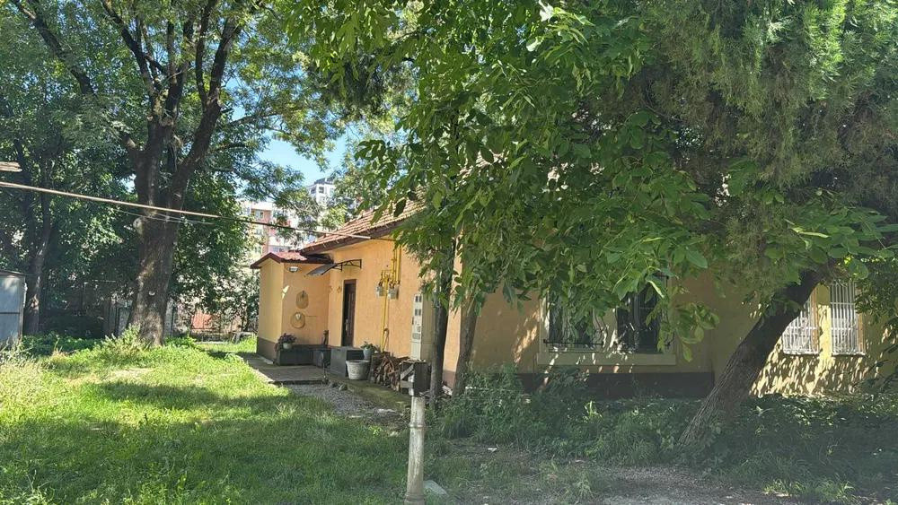 Oportunitate! Apart. la casă, 2 camere, 2 locuri de parcare,  Mărăști