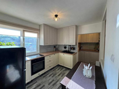 Oportunitate! Apart. la casă, 2 camere, 2 locuri de parcare,  Mărăști