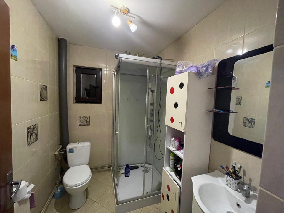 Casa parter cu 3 camere și spațiu mansardabil în pod în cartierul Brestei