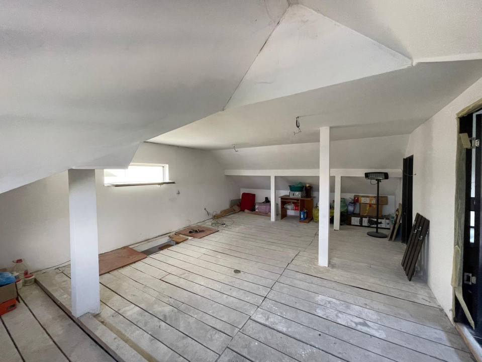 Casa parter cu 3 camere și spațiu mansardabil în pod în cartierul Brestei