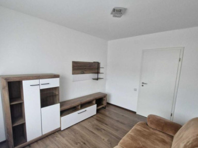 Apartament 3 camere de închiriat – strada Codrul Cosminului