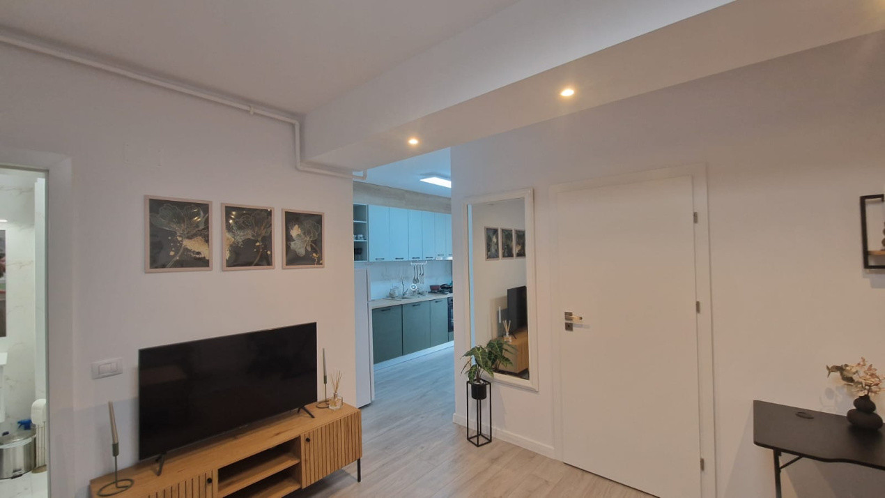 Apartament 2 camere, semidecomandat, 53mp, Calea Bucuresti, zona Lidl