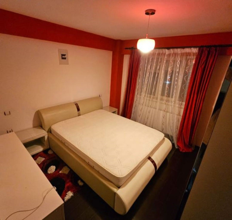Apartament de 3 camere decomandat - zona Turnisor