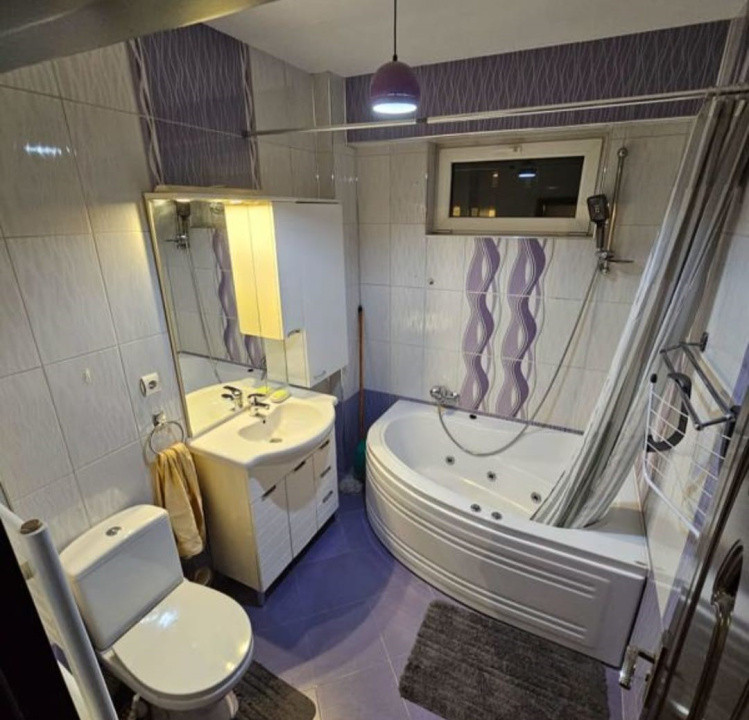 Apartament de 3 camere decomandat - zona Turnisor
