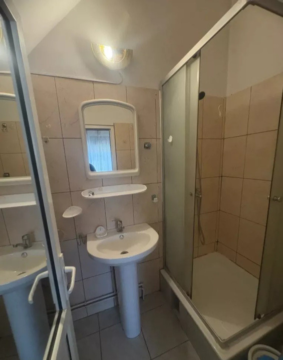 ✨ De închiriat – Apartament 3 camere decomandat ✨
