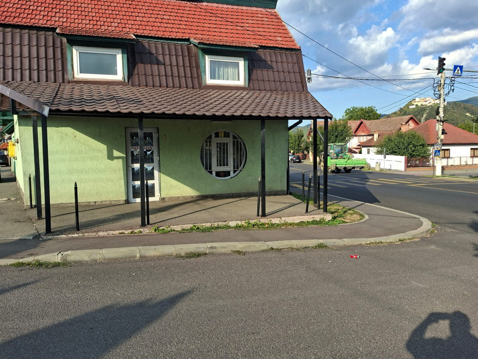  Spațiu comercial de închiriat – Râșnov, DN73