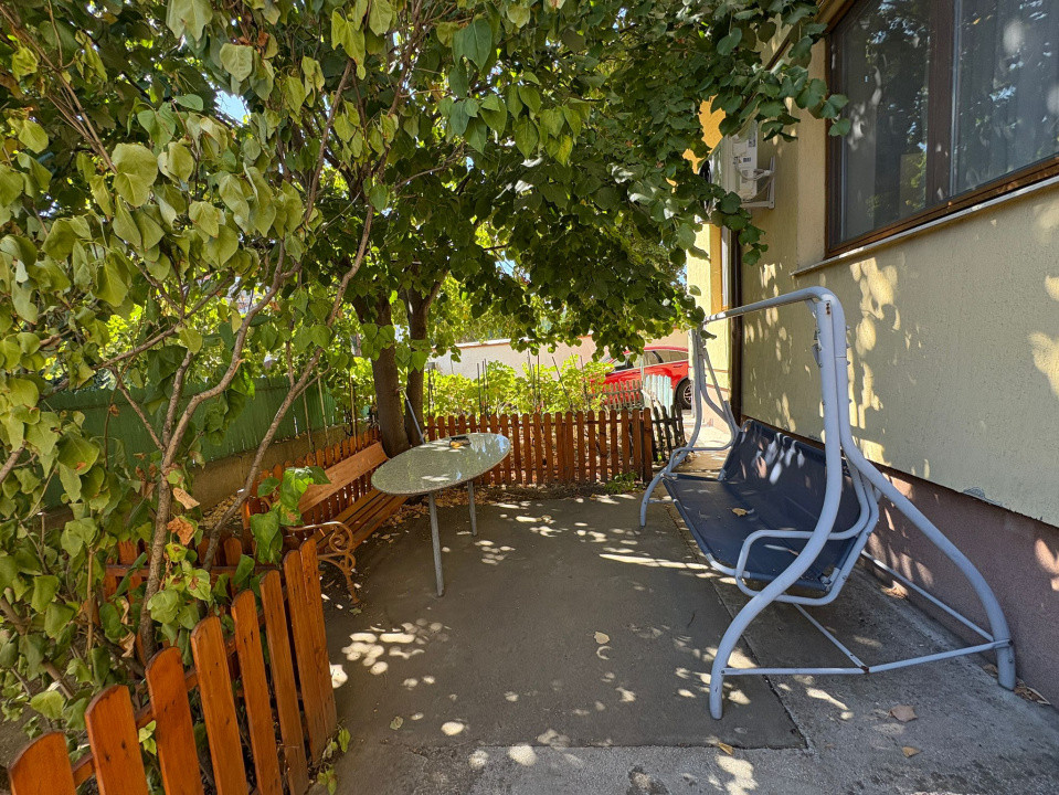 Apartament, 3 camere, 98 mp, semidecomandat, Centru , Zona Scoala Traian