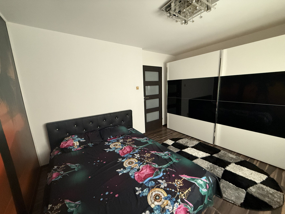 Apartament 4 Camere, open-space, 100mp, George Enescu, zona Liceul de Chimie