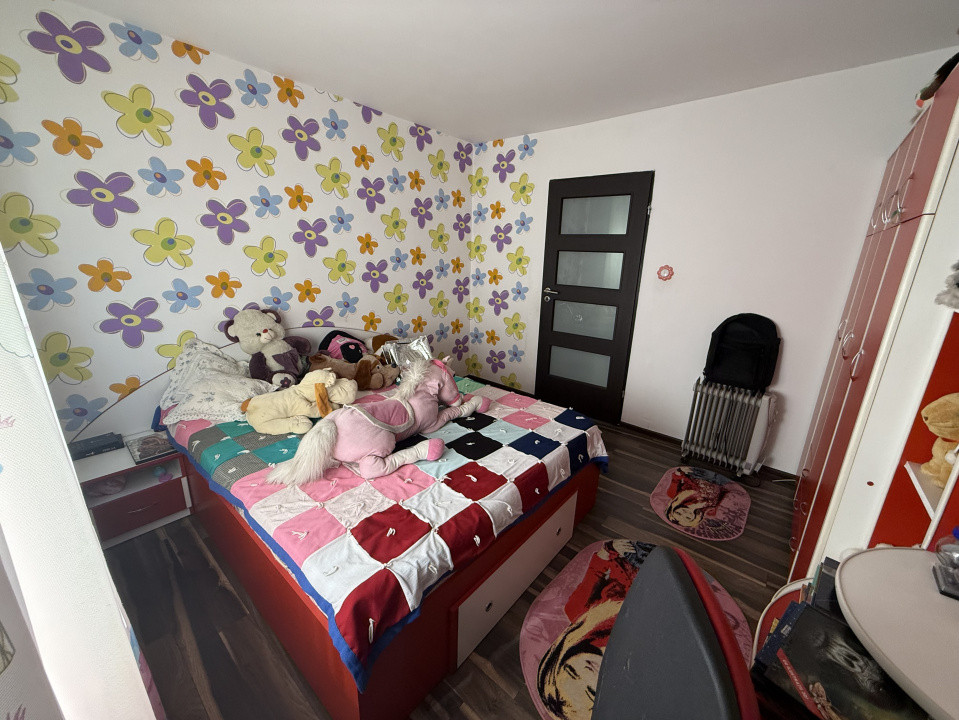 Apartament 4 Camere, open-space, 100mp, George Enescu, zona Liceul de Chimie