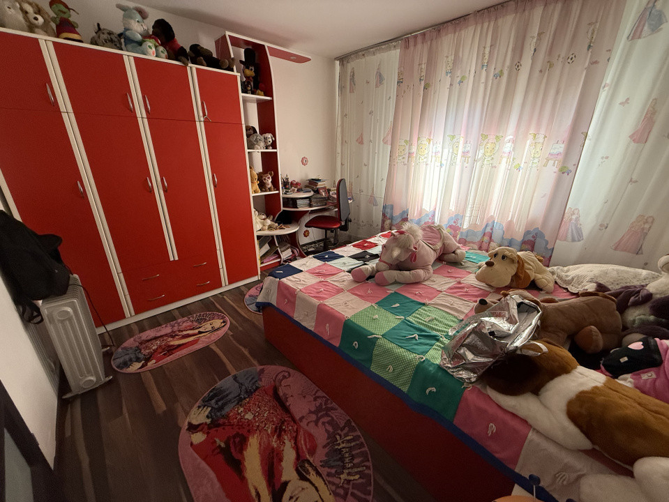 Apartament 4 Camere, open-space, 100mp, George Enescu, zona Liceul de Chimie