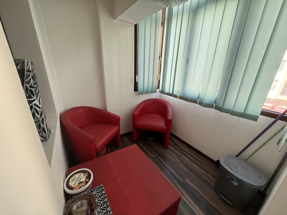 Apartament 4 Camere, open-space, 100mp, George Enescu, zona Liceul de Chimie