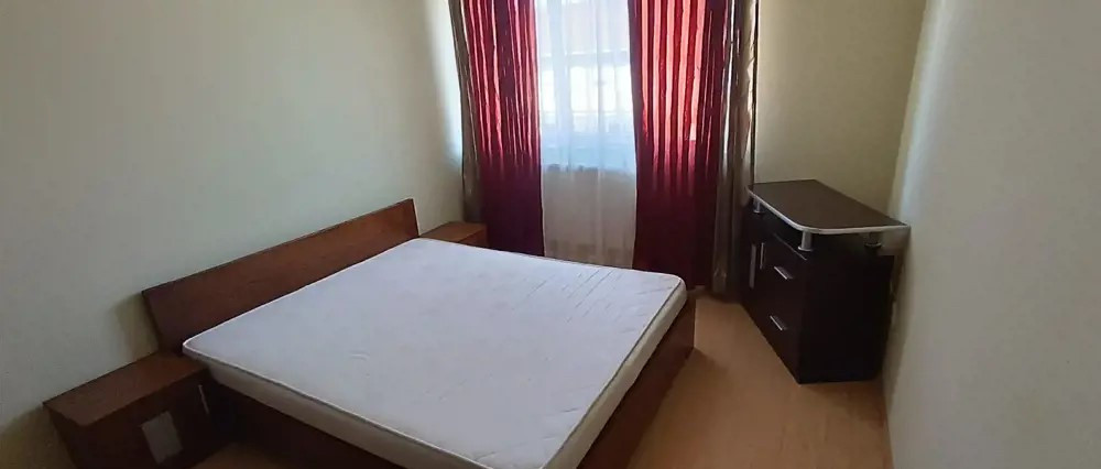 Apartament 3 camere zona Cedonia