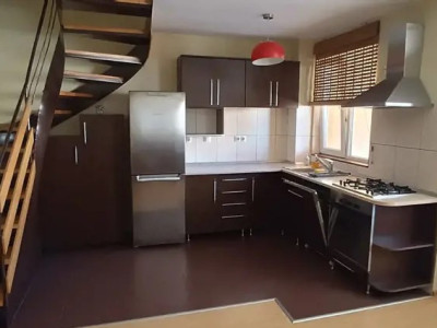 Apartament 3 camere zona Cedonia
