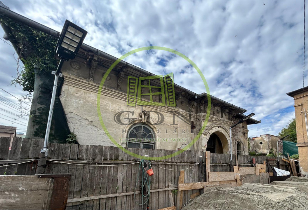 Teren+Constructie demolabila , 316 mp, zona Centrala