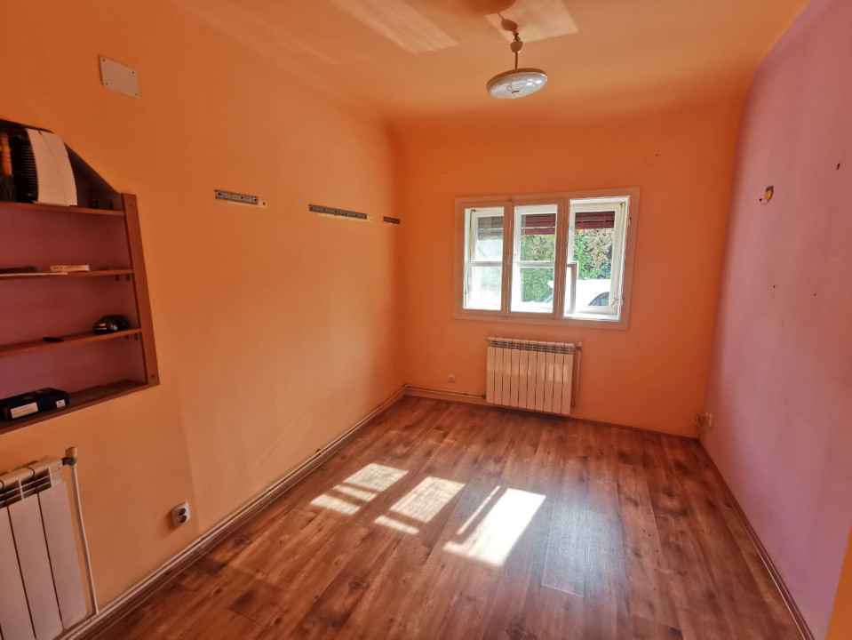 Casa individuala, parter+mansarda, de vanzare in cartierul Iorga. 
