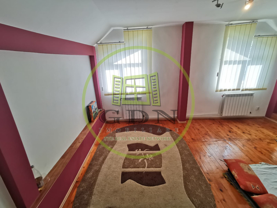 Casa individuala de vanzare in cartierul Iorga, parter+mansarda. 